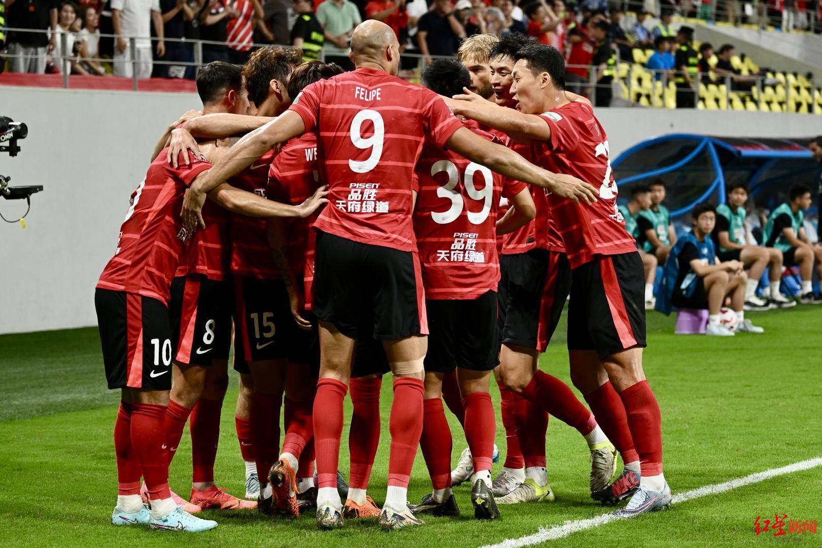 转折点！成都蓉城复出首秀，英超赛后攻防权衡，气氛紧张，控场能力受关注的简单介绍-乐鱼体育登录