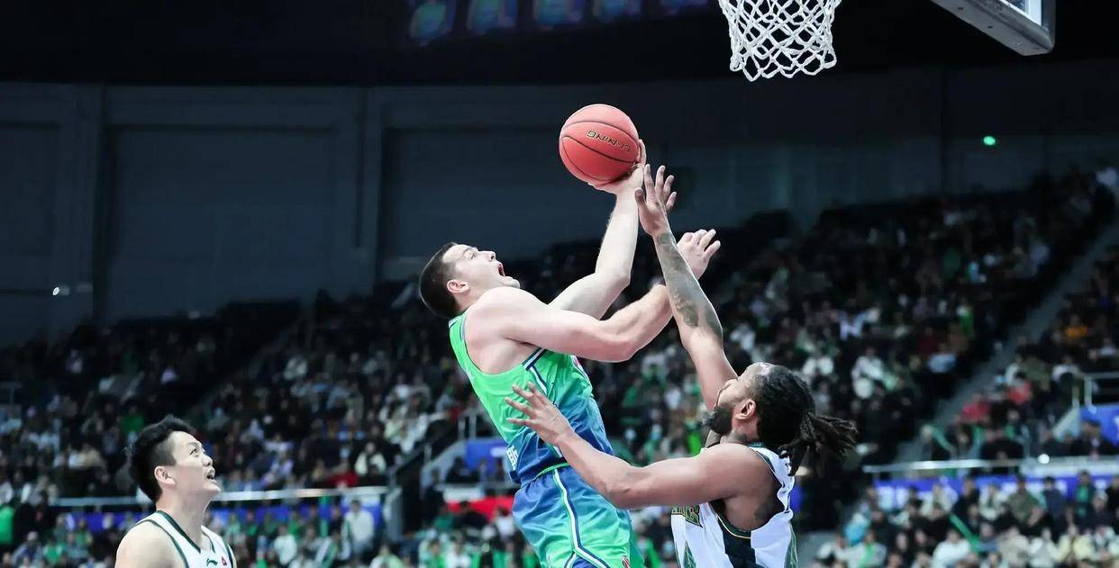 关于赛地聚焦：欧篮联加时末段热度飙升，奥兰多魔术强势反弹，悬念犹存，临场指挥获称赞的信息